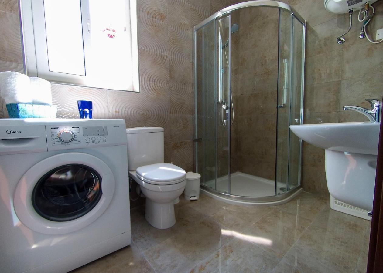 F12 Room 2, Private Room Two Single Beds Privated Bathroom In Shared Flat Мсида Екстериор снимка