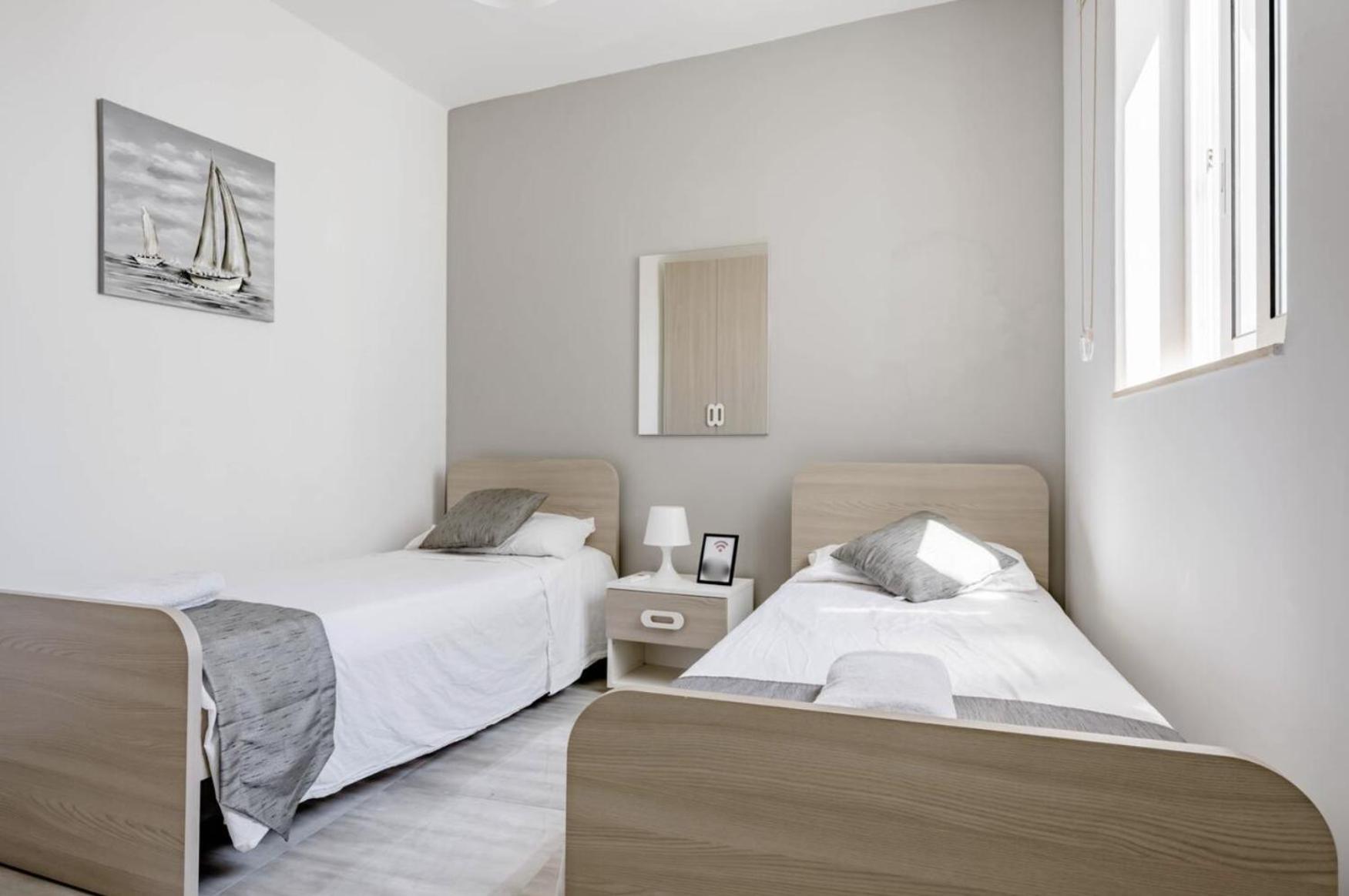 F12 Room 2, Private Room Two Single Beds Privated Bathroom In Shared Flat Мсида Екстериор снимка
