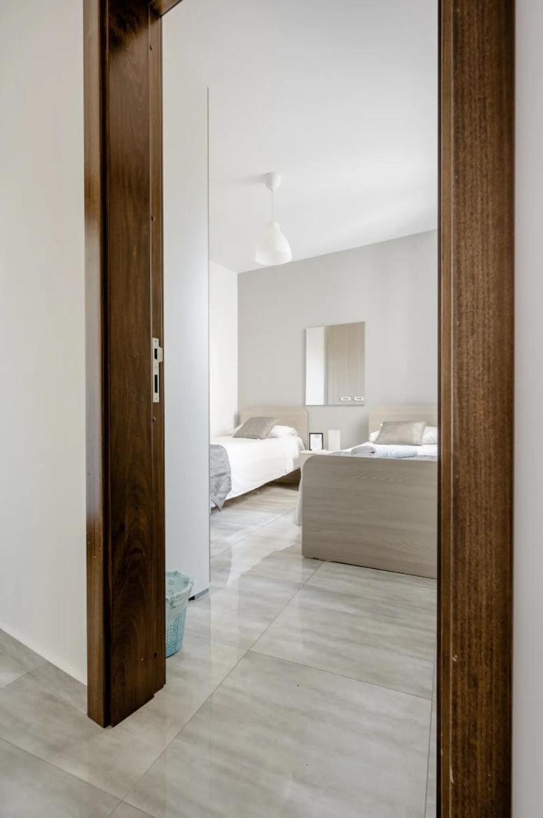 F12 Room 2, Private Room Two Single Beds Privated Bathroom In Shared Flat Мсида Екстериор снимка